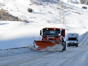 Zimní údržba silnic a chodníků v Olomouckém kraji se letos prodraží