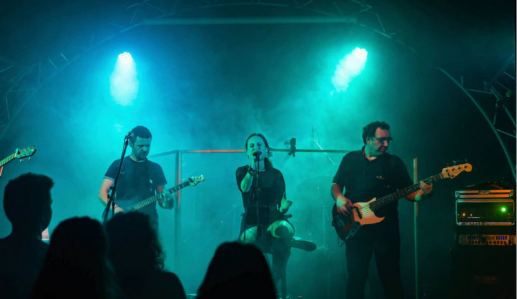 Vyrazte na Valentýna na koncert olomoucké a britské kapely. Zazní i hity od Pink Floyd