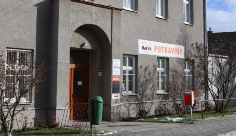 Radní se rozhodli podpořit ztrátovou prodejnu potravin, pro místní obyvatele je důležitá