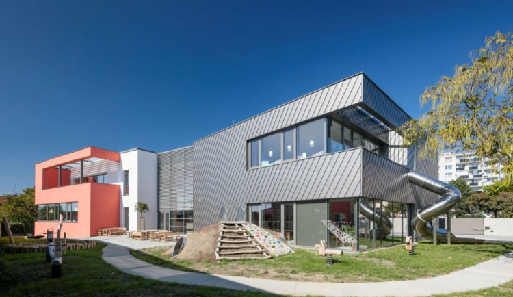 O titul Stavba roku Olomouckého kraje 2018 soutěží školka ve Šternberku