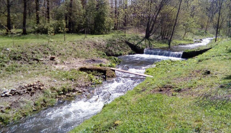 Ondřejovický potok, který před pěti lety poškodila povodeň, má opravené koryto