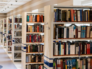 Vědecká knihovna hledá nejlepšího neprofesionálního knihovníka kraje. Nominovat mohou i samotní čtenáři