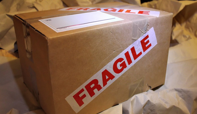 Podvodnice využila své práce a pod falešnou identitou objednala zboží za desítky tisíc. Chtěla lepší Vánoce pro rodinu