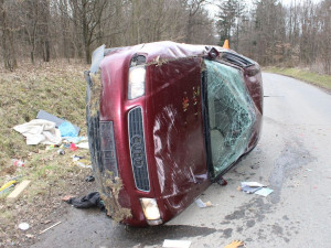 Řidič si dal ráno pervitin a odpoledne usedl za volant. Nezvládl průjezd zatáčkou a havaroval