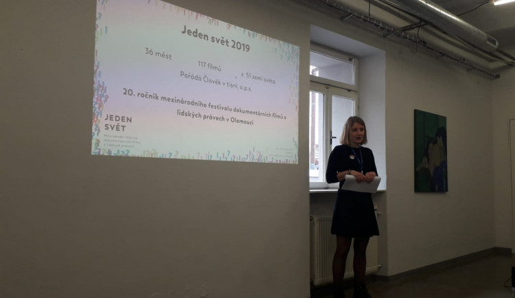 Dokumentární festival Jeden, svět zaměřený na lidská práva, nabídne i koncerty, výstavy a workshopy