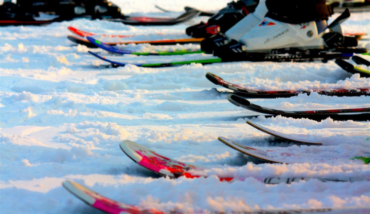 Podmínky pro lyžování v Jeseníkách jsou stále dobré, stále však platí druhý lavinový stupeň