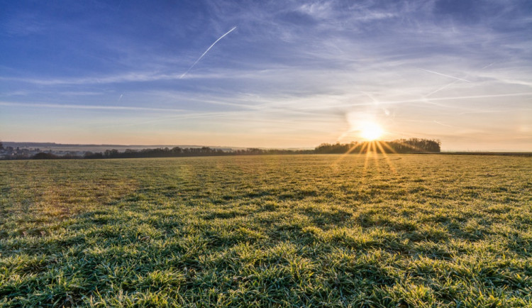 POČASÍ NA STŘEDU: Středa bude ve znamení jasné oblohy, v noci bude mrznout