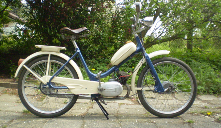 Zloděj se vloupal do bývalého zemědělského družstva. Z místa ukradl dva historické motocykly