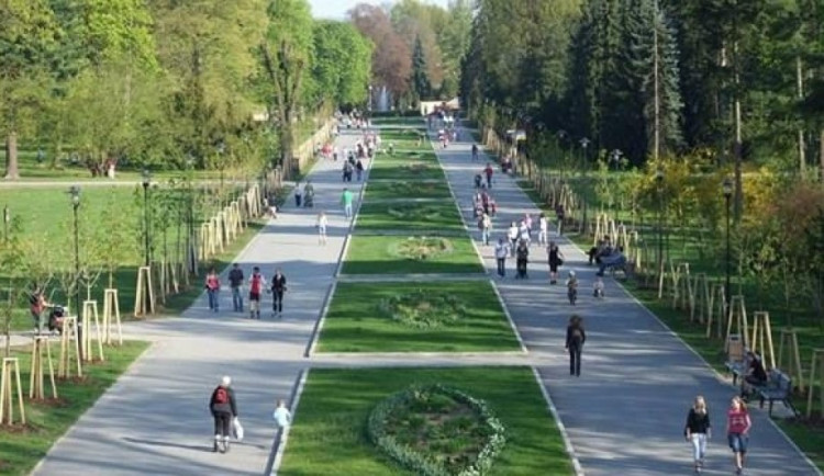 Smetanovy sady budou při Floře přístupné jen návštěvníkům. Procházet se bude za vratnou kauci