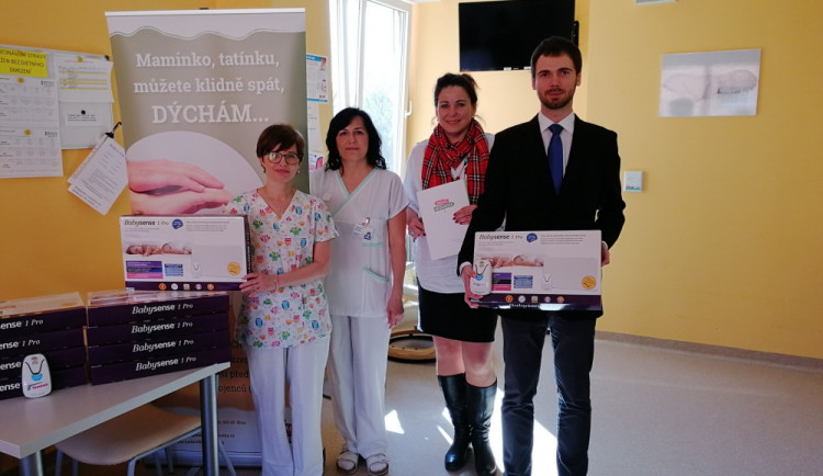 Děti ve Šternberku bude hlídat deset nových monitorů dechu