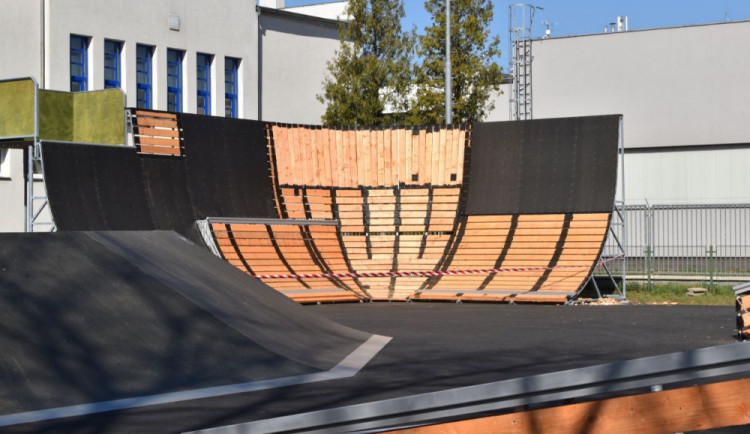 FOTO: Prostějovský skatepark prochází modernizací. Hotovo bude v květnu