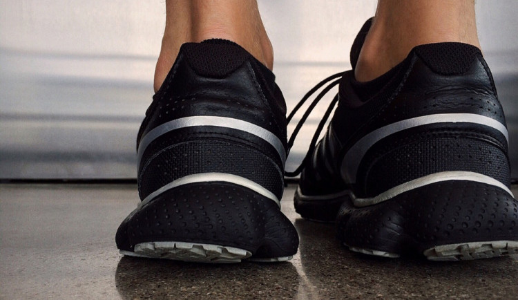 Běh zákoutími areálu Fakultní nemocnice Olomouc láká sportovce i rodiny s dětmi