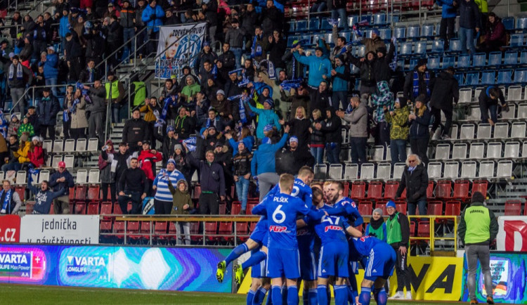 Olomoučtí fotbalisté porazili Karvinou a drží se těsně za první šestkou