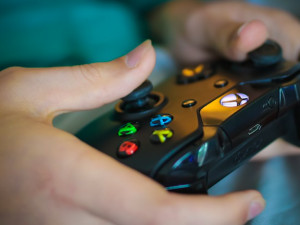 Psychologové z olomoucké univerzity zjistili, že přibližně čtyři děti ze sta jsou závislé na počítačových hrách