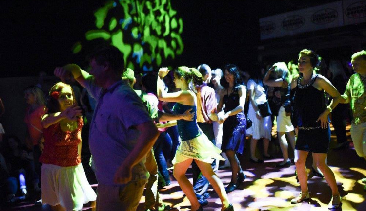 Jubilejní desátý ročník oblíbeného LATINO URBANO FESTU rozpumpuje už brzy olomoucký Sklub