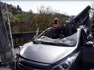 Na dálnici D46 došlo k dopravní nehodě tří osobních aut a náklaďáku, jedna osoba byla zraněna
