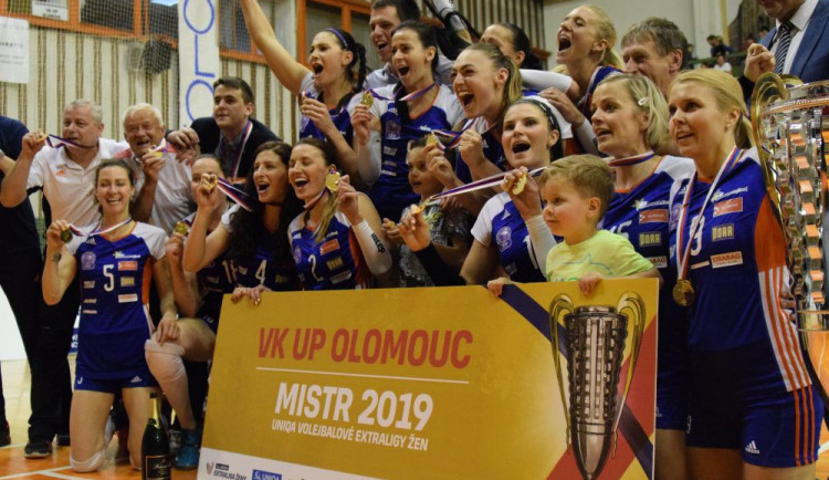 FOTOGALERIE/VIDEO: Volejbalistky Olomouce usedly po 23 letech na ligový trůn