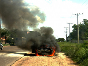Neznámý žhář zapálil Citroën. Ve vězení si může posedět až rok