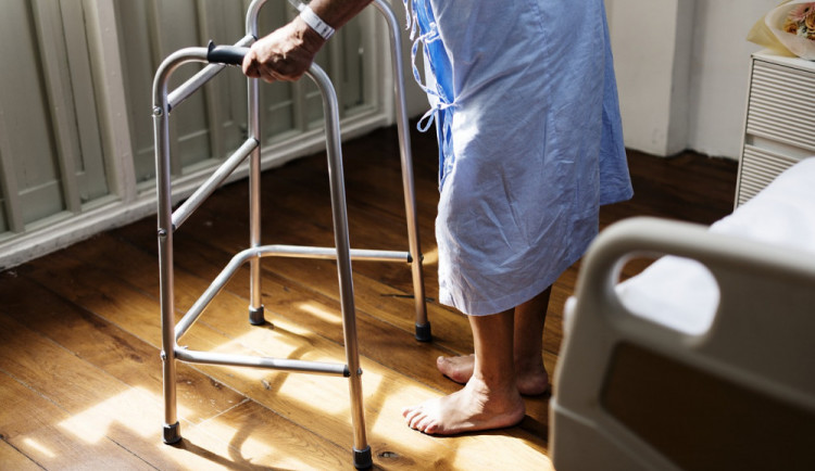 Specializovaná geriatrická ambulance pomáhá zvládnout potíže se stárnutím