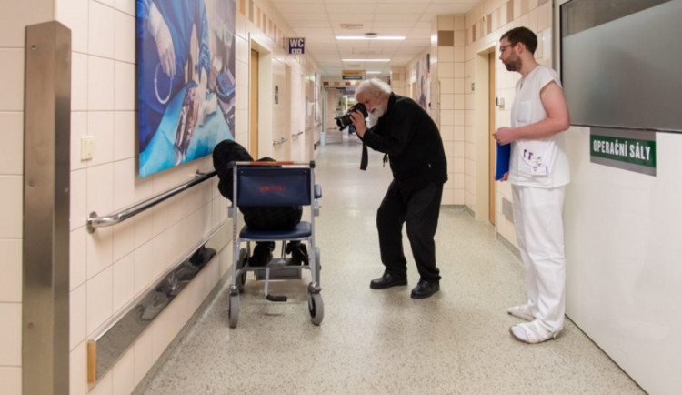 Fotograf Štreit se zaměřil na práci zdravotníků urgentního příjmu