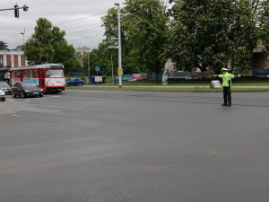 FOTO: Policisté v Olomouci soutěžili o titul Regulovčík 2019. Řídili provoz u Envelopy