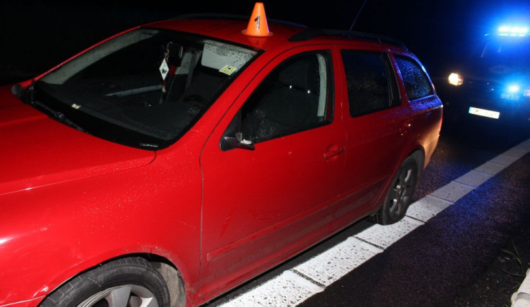 Řidič jel příliš rychle, havaroval na dálnici