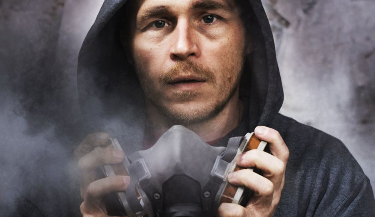 Tramtarie nabízí studentům levnější vstupné na Epsteinovo scifi Boj o přežití: P.E.S.CH.O!