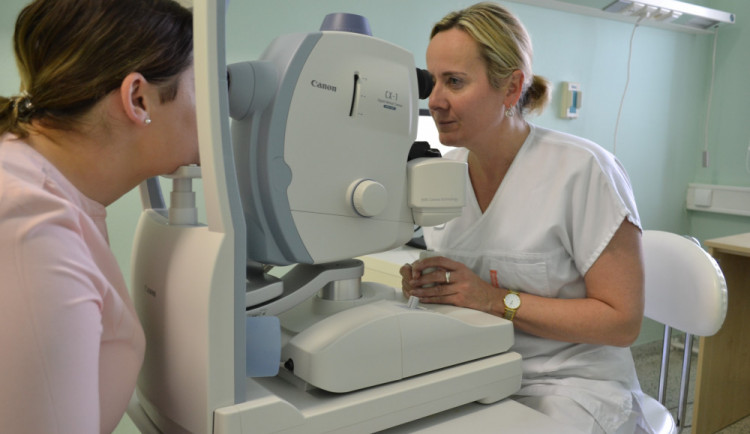 Nemocnice Přerov pořídila přístroj pro snímání obrazu sítnice a duhovky oka