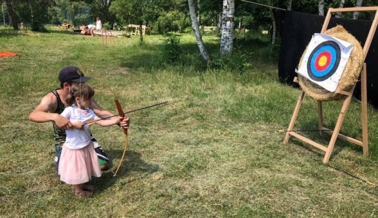 VÍKEND PODLE DRBNY: Oslavte Den dětí po indiánsku, zajděte na výstavu psů nebo nakoukněte do vozovny tramvají