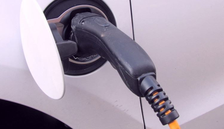 V olomoucké zoo budou jezdit elektromobily. Nahradí staré multikáry