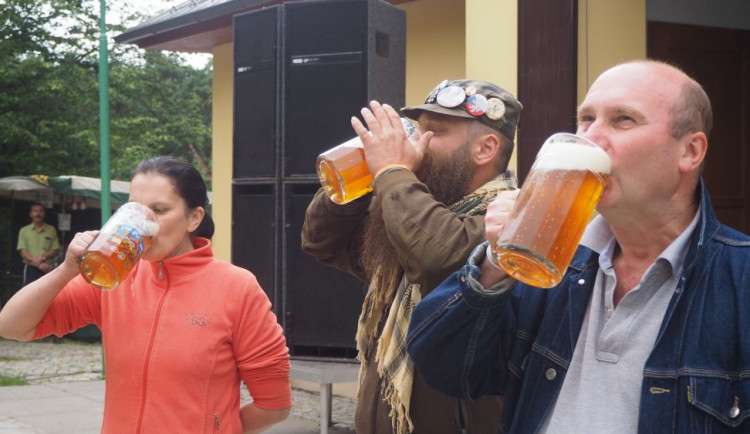 FOTOGALERIE: Jadrošův den byl ve znamení dobré muziky a pivních soutěží