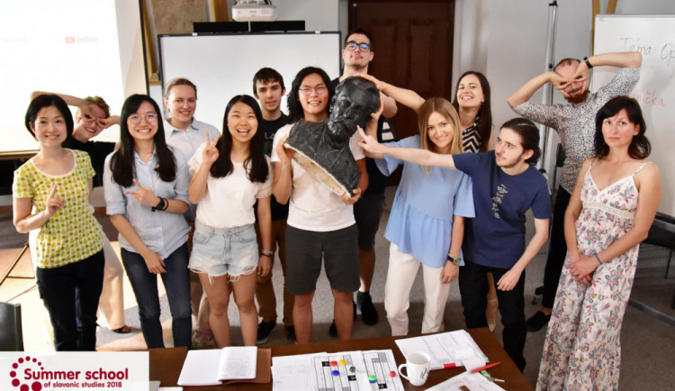 Do Olomouce přijede stovka studentů z celého světa. Budou se učit česky