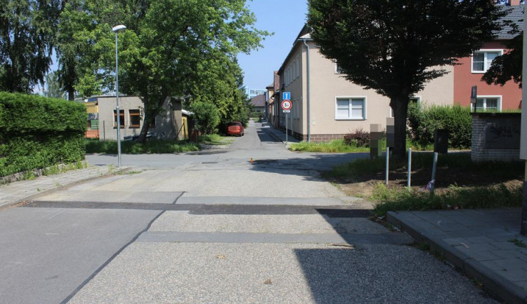 Policie žádá o pomoc svědky nehody, při které nabouralo auto do čtrnáctiletého chlapce