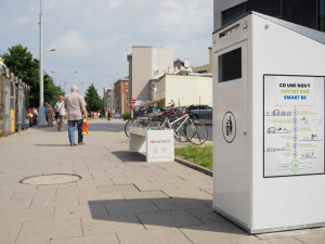 FOTO/VIDEO: Olomouc má první tři chytré odpadkové koše. Umí lisovat odpad a zahlásí, když jsou plné