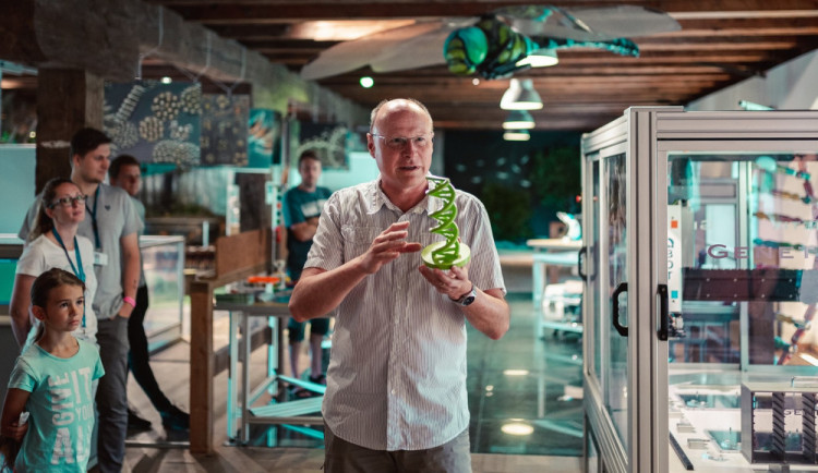 Pevnost poznání obohatil robot, slepecké planetárium a exponát kůže