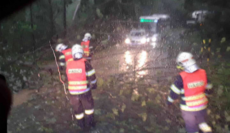 AKTUÁLNĚ: Na Olomoucko míří druhá vlna srážek. Hasiči evidují už přes 250 výjezdů