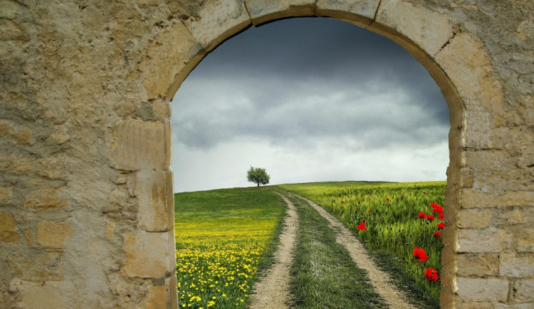 POČASÍ NA SOBOTU: Místy zaprší, přes den bude polojasno až oblačno