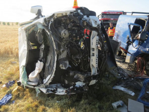 FOTO: Nehodu u Dubu nad Moravou zavinilo pravděpodobně chybné předjíždění jednoho z vozidel