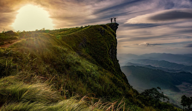 POČASÍ NA ČTVRTEK: Povane slabý proměnlivý vítr a bude skoro jasno