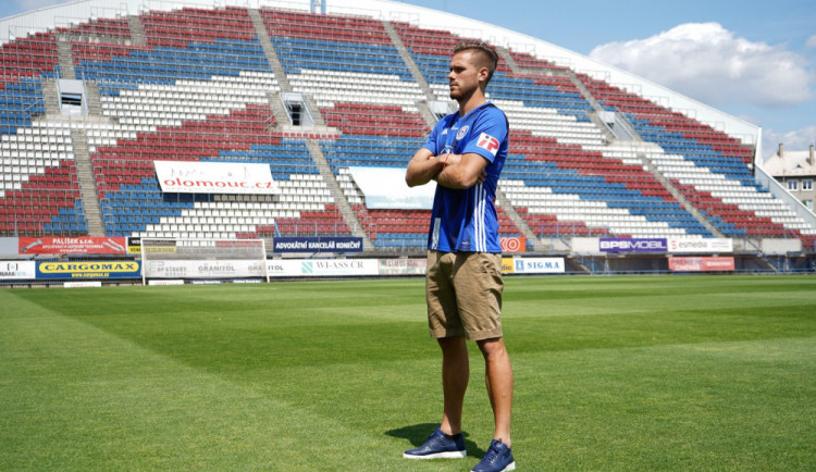 Dvoumetrový bosenský útočník Tandir podepsal se Sigmou dvouletou smlouvu