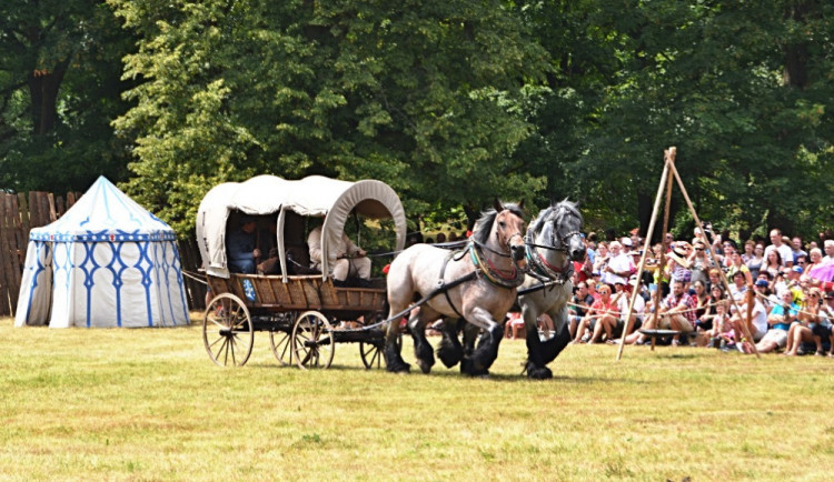 VÍKEND PODLE DRBNY: Vraťte se zpět v čase v zámeckém parku, užijte si Pivní a gulášové slavnosti a zatancujte si s Míšou Růžičkovou