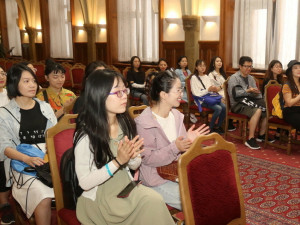 Studenti i pedagogové z Číny poznávají Olomouc. Dorazilo jich přes dvě stě