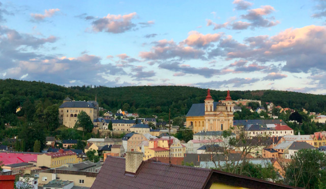 Od začátku srpna se ve Šternberku přes obědy nebude muset platit parkování v centru