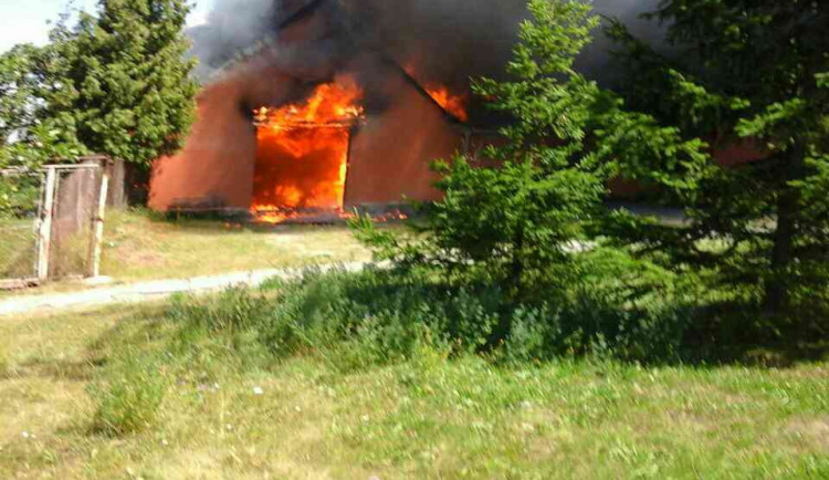 FOTO: Požár v Mohelnici způsobil škodu za jeden a půl milionu korun