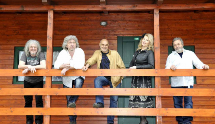 Na festivalu tvořivosti Slatinická struna a paleta v sobotu zahrají i známí Rangers - Plavci