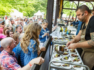 Pečení pštrosi, steaky i chilli pochoutky. Olomoucký Garden Food Festival se letos uskuteční v rozáriu