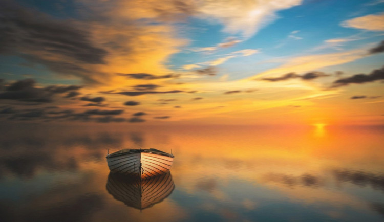 POČASÍ NA ČTVRTEK: Povane mírný vítr, místy se vyskytnou bouřky