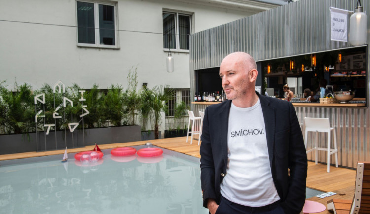 FOTO: Vyrazte na večeři nebo za kulturou bez peněženky. Manifesto má druhou pobočku, kde zaplatíte jen kartou