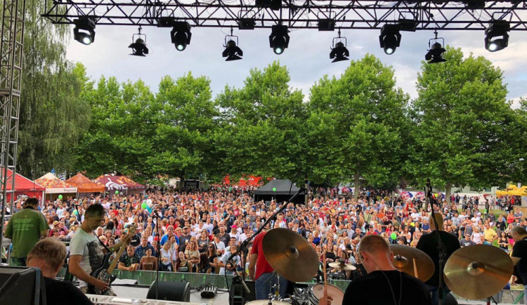 VÍKEND PODLE DRBNY: Užijte si skvělou hudbu na Létofestu, ochutnejte řízky na různé způsoby a zajděte s dětmi na Toy Story 4