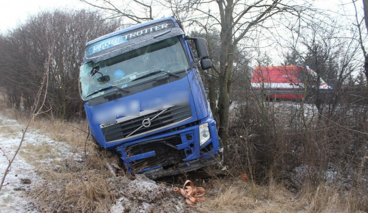 Řidič kamionu, který nadýchal tři a půl promile a způsobil škodu za tři miliony korun, dostal podmínku